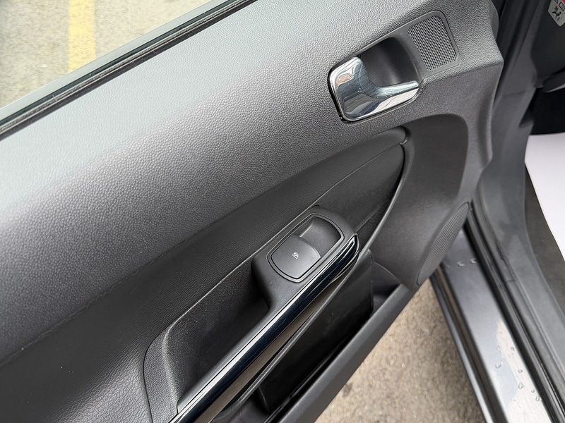 Used Vauxhall Corsa 2012 for sale - 77821869: Photo 39