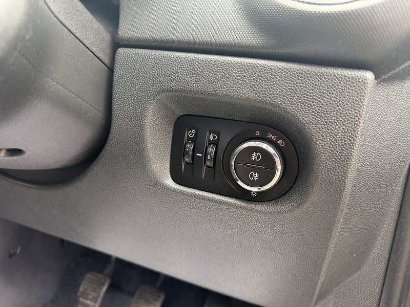 Used Vauxhall Corsa 2012 for sale - 77821869: Photo 48