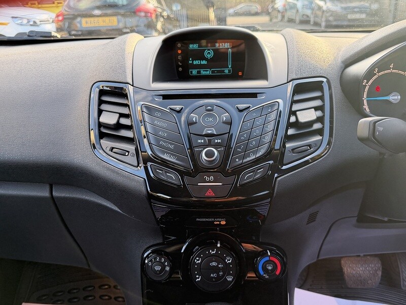 Used Ford Fiesta 2015 for sale - 77843041: Photo 36