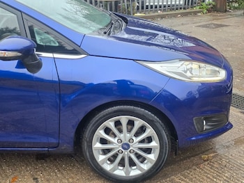 Used Ford Fiesta 2017 for sale - 76604828: Photo