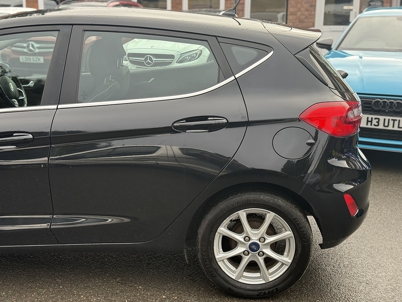 Used Ford Fiesta 2017 for sale - 77629988: Photo 10