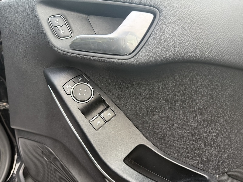 Used Ford Fiesta 2017 for sale - 77629988: Photo 19