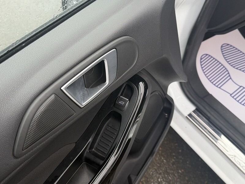 Used Ford Fiesta 2015 for sale - 77530328: Photo 42