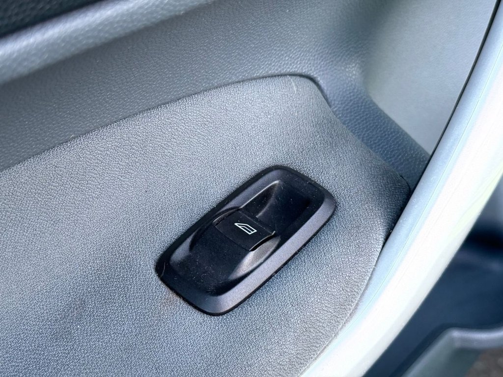 Used Ford Fiesta 2010 for sale - 76900617: Photo 25