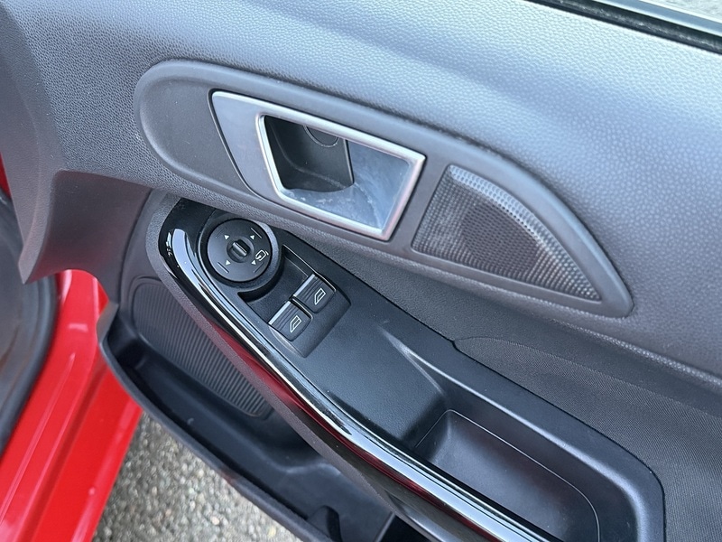 Used Ford Fiesta 2016 for sale - 77227889: Photo 38