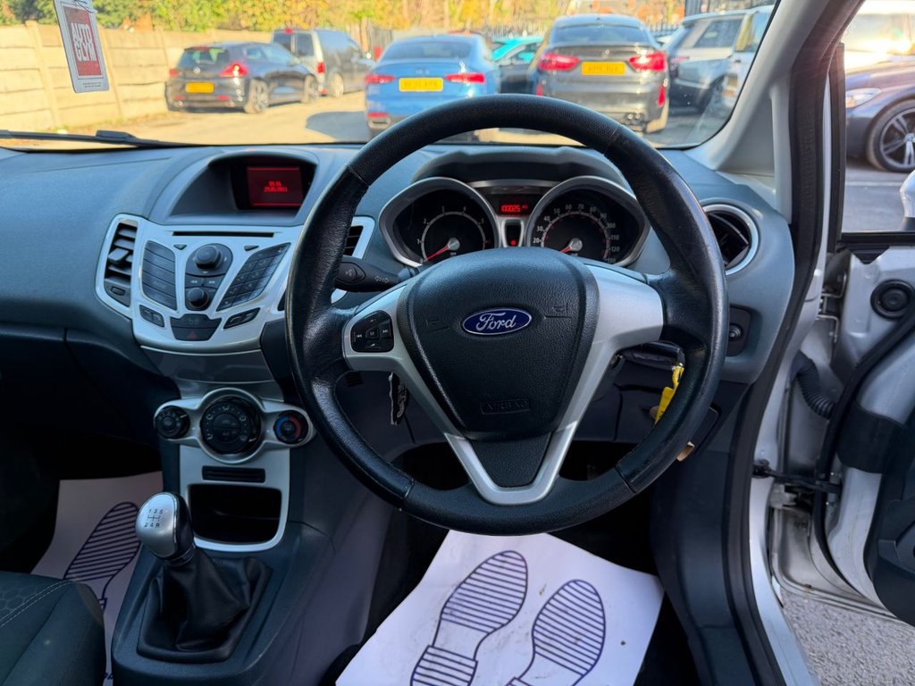 Used Ford Fiesta 2011 for sale - 76642728: Photo 2