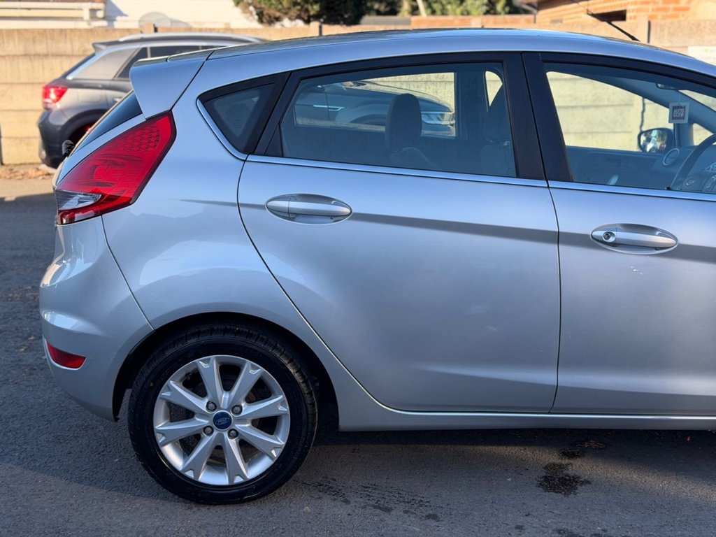 Used Ford Fiesta 2011 for sale - 76642728: Photo 5