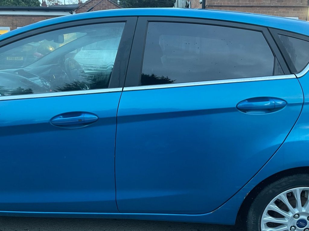 Used Ford Fiesta 2015 for sale - 76261024: Photo 9