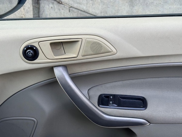 Used Ford Fiesta 2009 for sale - 76256401: Photo 21