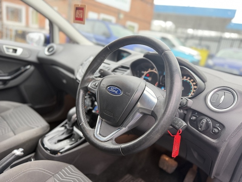 Used Ford Fiesta 2015 for sale - 77475644: Photo 2