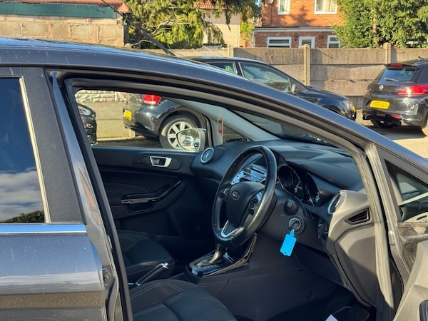 Used Ford Fiesta 2017 for sale - 76333620: Photo 13