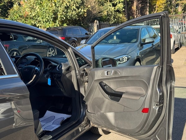 Used Ford Fiesta 2017 for sale - 76333620: Photo 23