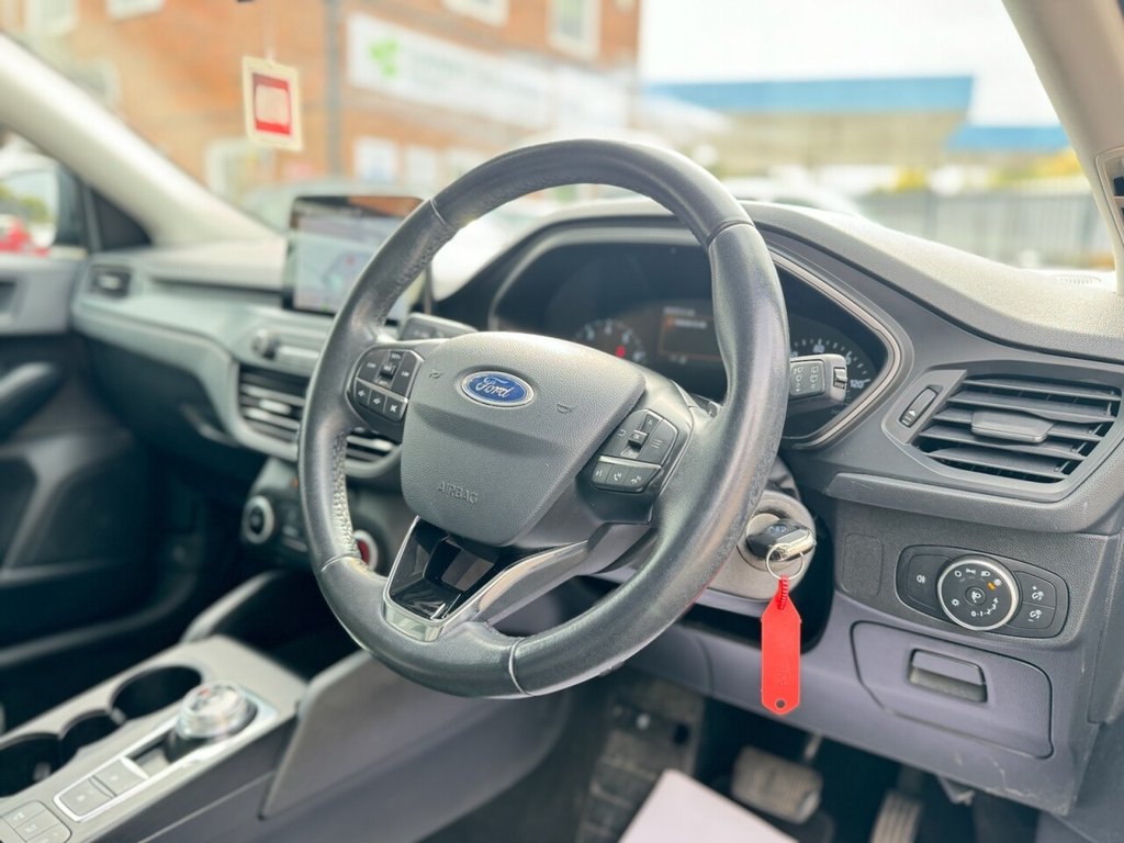Used Ford Focus 2019 for sale - 76698417: Photo 3