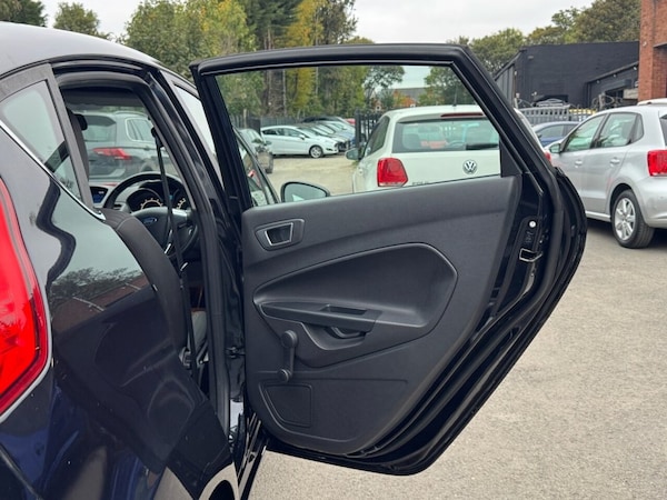 Used Ford Fiesta 2015 for sale - 76280042: Photo 42