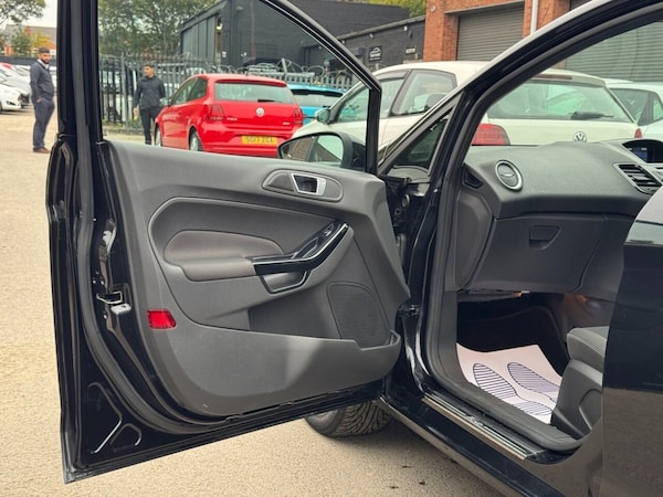 Used Ford Fiesta 2015 for sale - 76280042: Photo 45