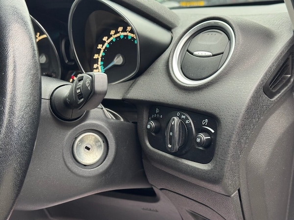 Used Ford Fiesta 2015 for sale - 76280042: Photo 47