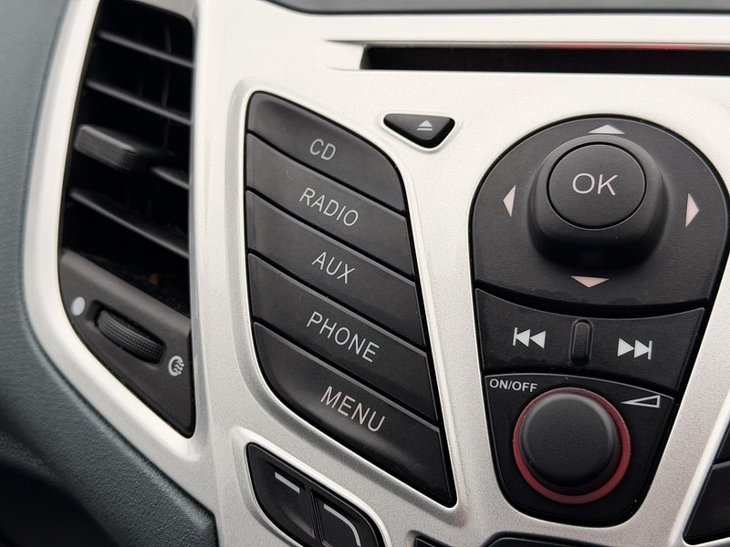 Used Ford Fiesta 2009 for sale - 77149309: Photo 30