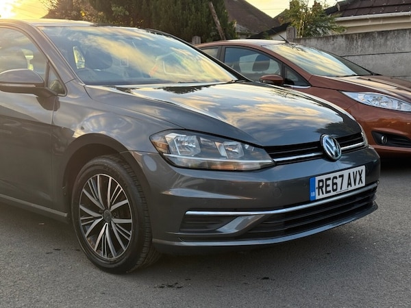 Used Volkswagen Golf 2017 for sale - 76267320: Photo 2