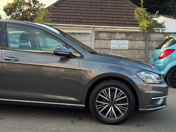 Used Volkswagen Golf 2017 for sale - 76267320: Photo 3
