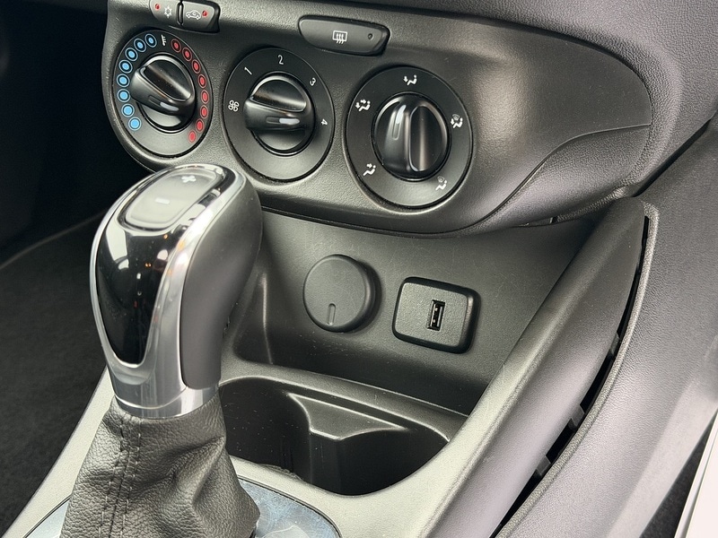 Used Vauxhall Corsa 2018 for sale - 77701919: Photo 30