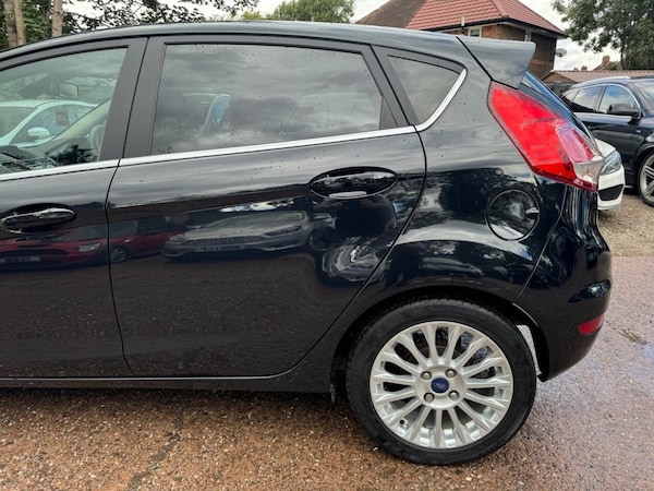 Used Ford Fiesta 2014 for sale - 76261009: Photo 13