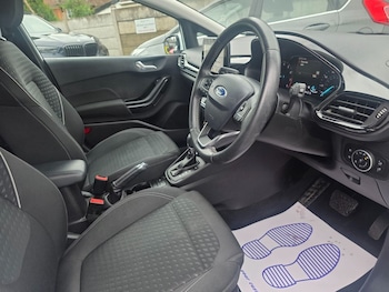 Used Ford Fiesta 2017 for sale - 76546636: Photo