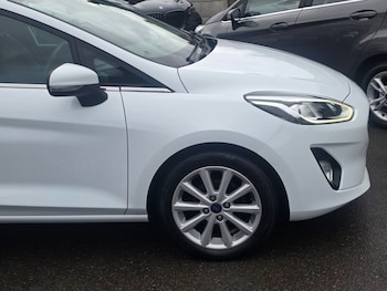 Used Ford Fiesta 2017 for sale - 76546636: Photo