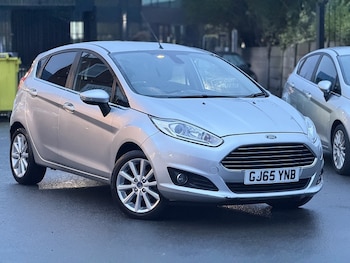 2015 - 1.0 EcoBoost Titanium 5dr