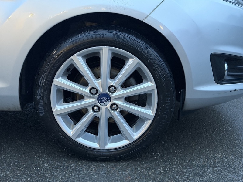 Used Ford Fiesta 2015 for sale - 77149330: Photo 32