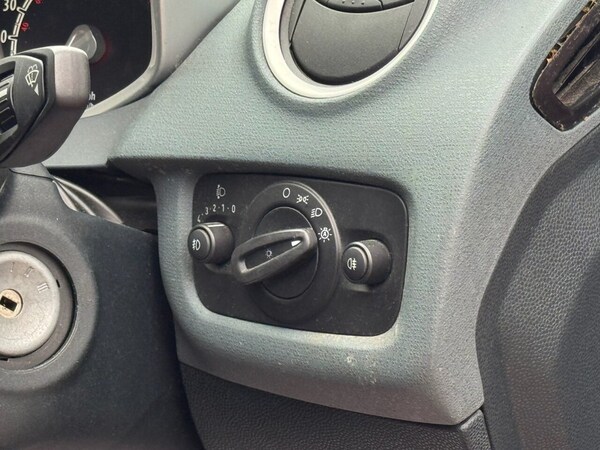 Used Ford Fiesta 2009 for sale - 76313031: Photo 18