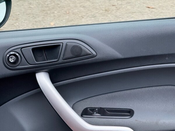 Used Ford Fiesta 2009 for sale - 76313031: Photo 39