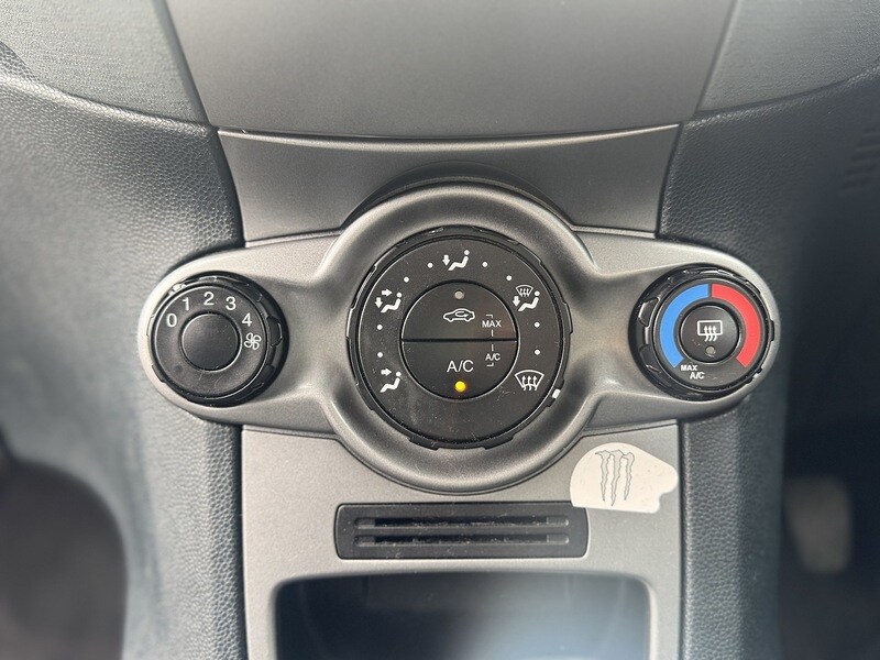 Used Ford Fiesta 2010 for sale - 77720676: Photo 21