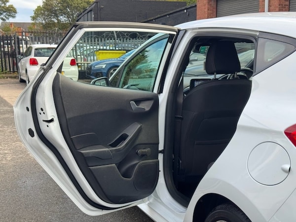 Used Ford Fiesta 2018 for sale - 76333792: Photo 38