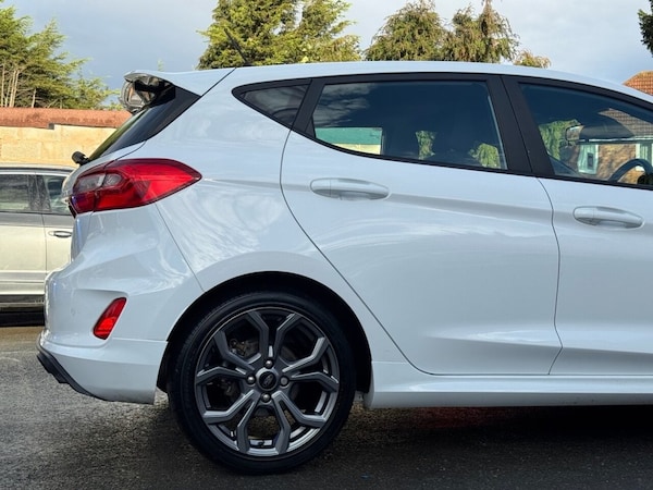 Used Ford Fiesta 2018 for sale - 76333792: Photo 6
