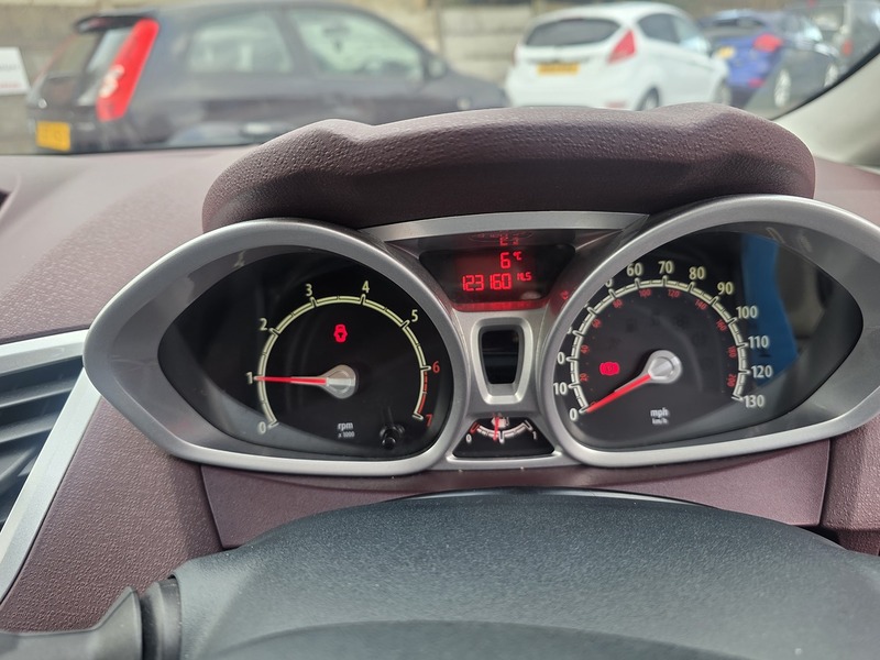 Used Ford Fiesta 2010 for sale - 77149255: Photo 29