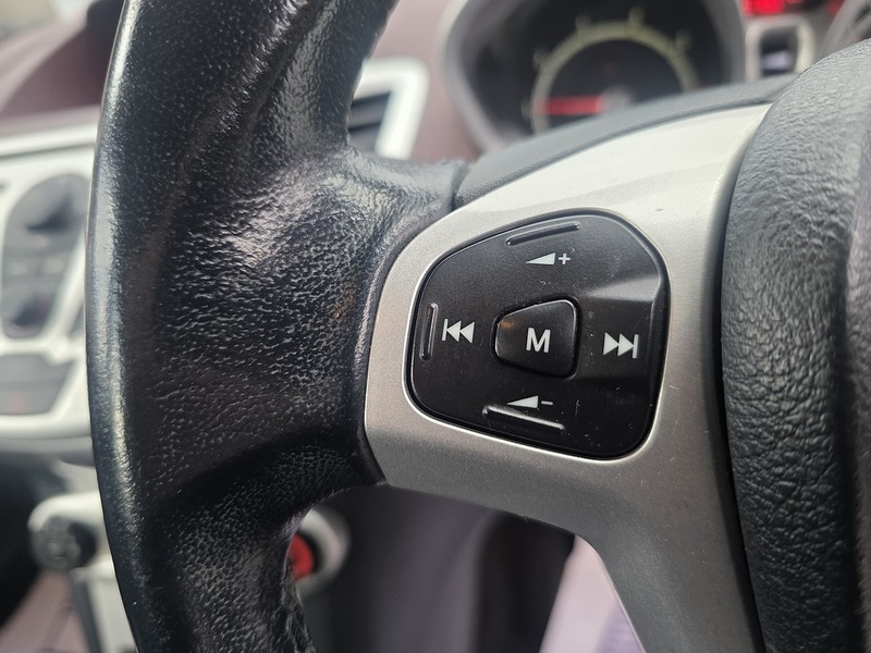 Used Ford Fiesta 2010 for sale - 77149255: Photo 30