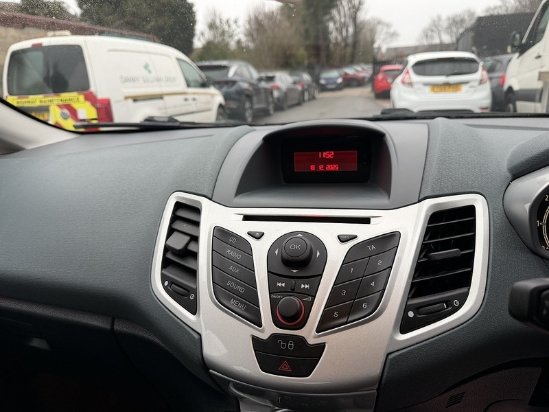 Used Ford Fiesta 2010 for sale - 77149302: Photo 20