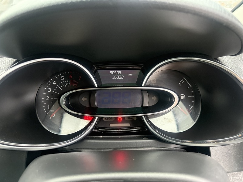 Used Renault Clio for sale - 78107372: Photo 21