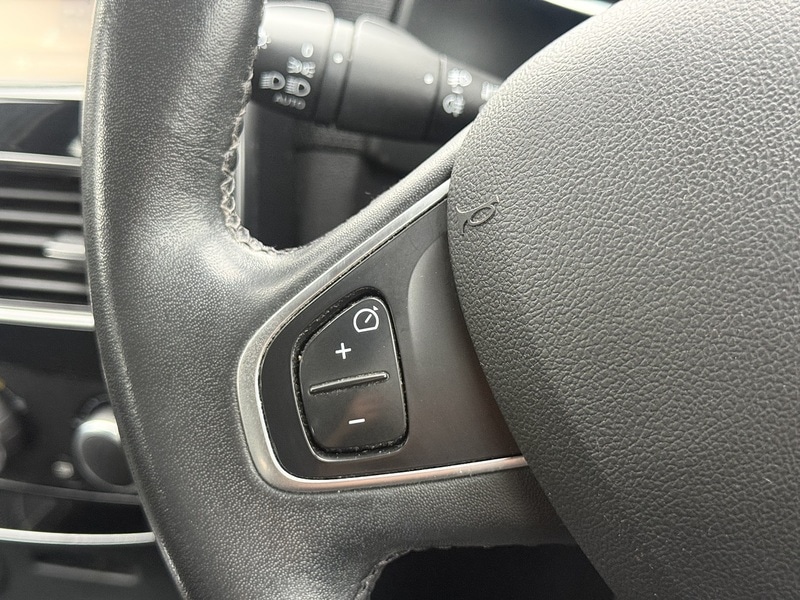 Used Renault Clio for sale - 78107372: Photo 30