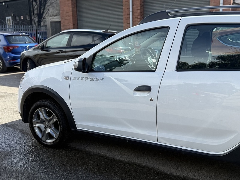 Used Dacia Sandero Stepway 2017 for sale - 78012721: Photo 18