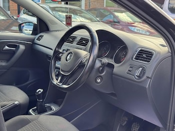 Used Volkswagen Polo 2016 for sale - 76261020: Photo 3