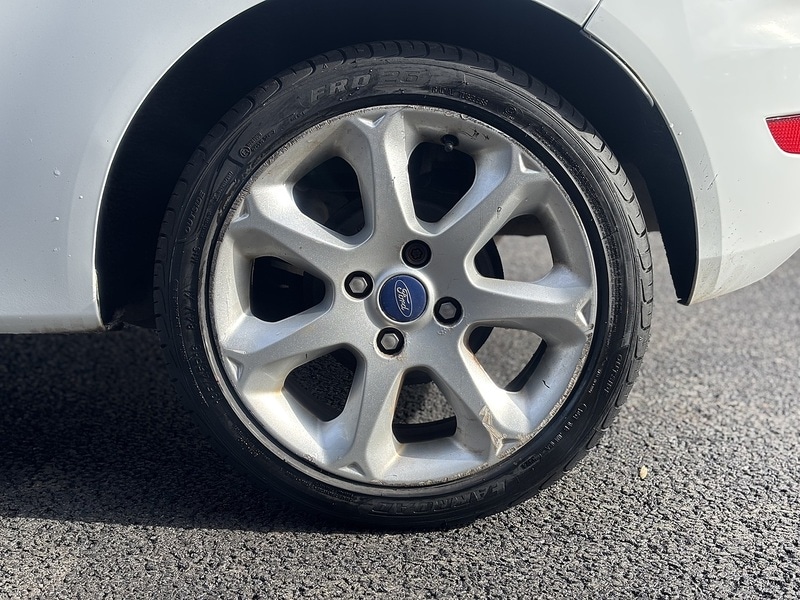 Used Ford Fiesta 2011 for sale - 77651127: Photo 11