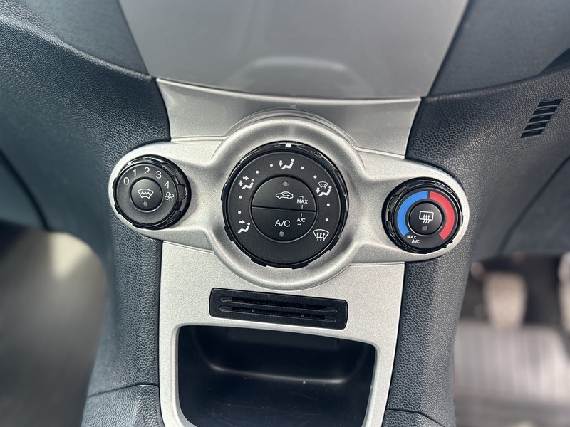 Used Ford Fiesta 2011 for sale - 77651127: Photo 23