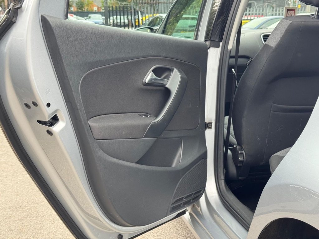 Used Volkswagen Polo 2010 for sale - 76256770: Photo 18