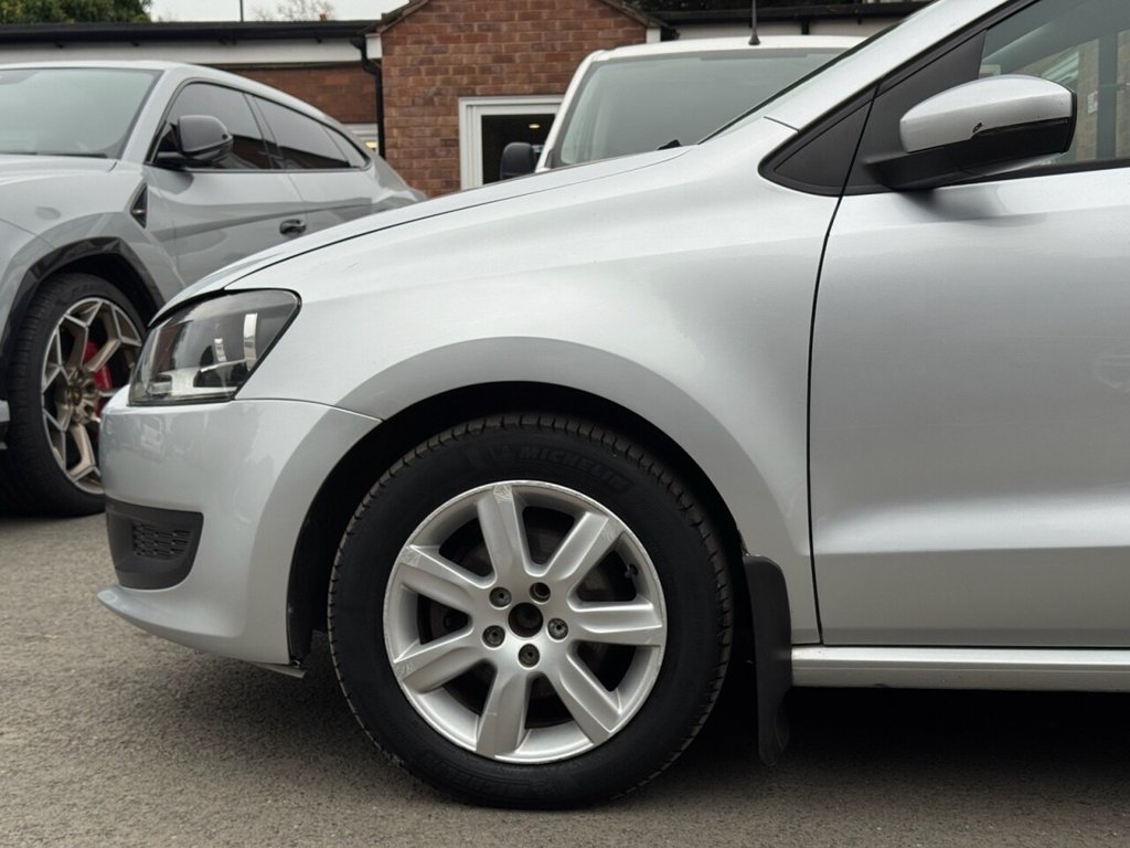 Used Volkswagen Polo 2010 for sale - 76256770: Photo 2