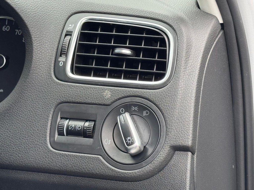 Used Volkswagen Polo 2010 for sale - 76256770: Photo 31