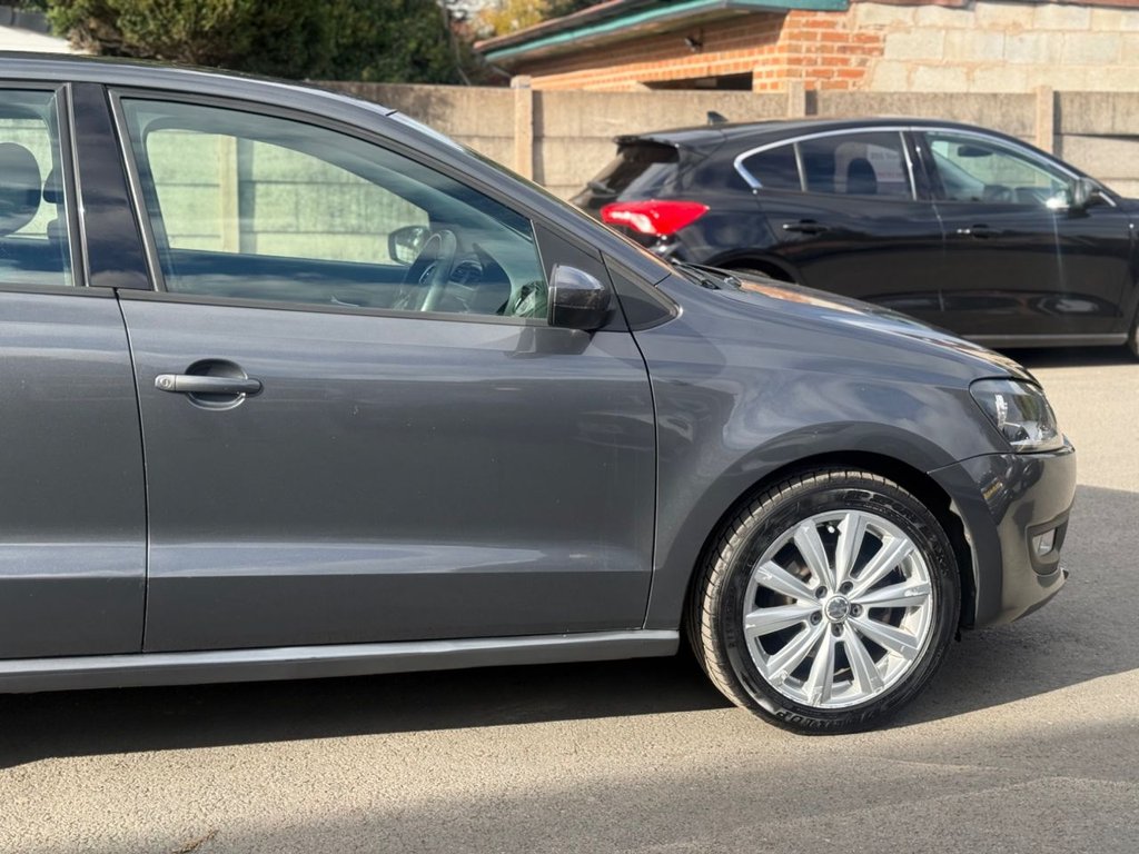 Used Volkswagen Polo 2011 for sale - 76367953: Photo 8