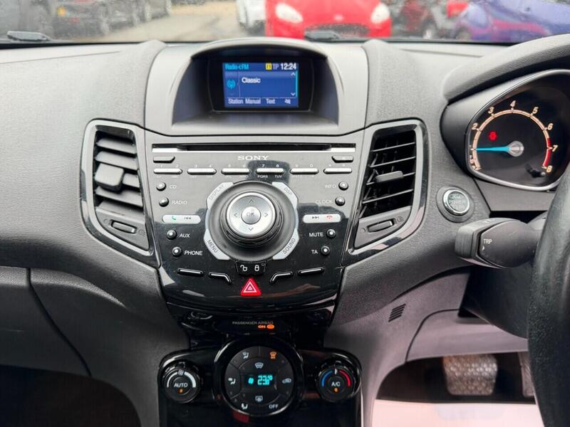 Used Ford Fiesta 2015 for sale - 77149427: Photo 30