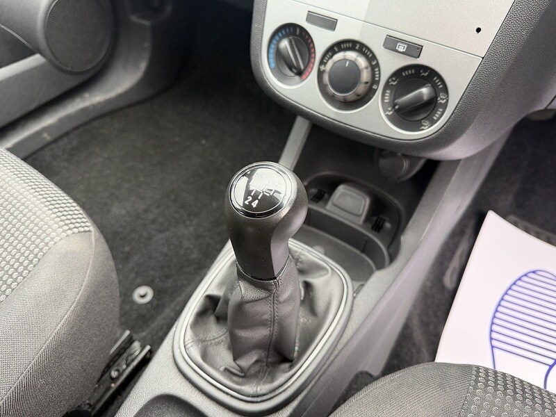 Used Vauxhall Corsa 2011 for sale - 77609548: Photo 32