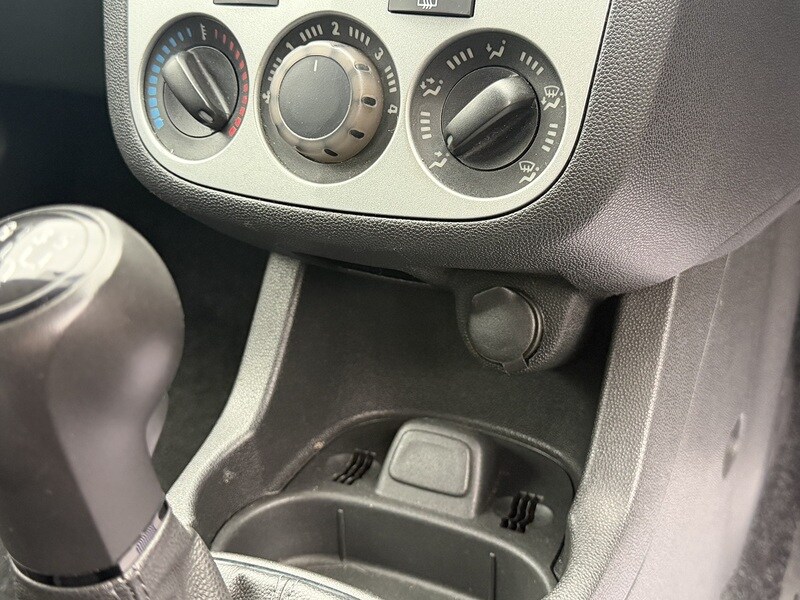 Used Vauxhall Corsa 2011 for sale - 77609548: Photo 38